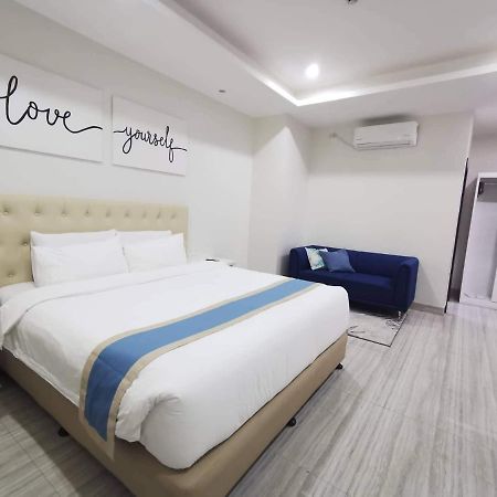 Hampton Suites Davao Luaran gambar