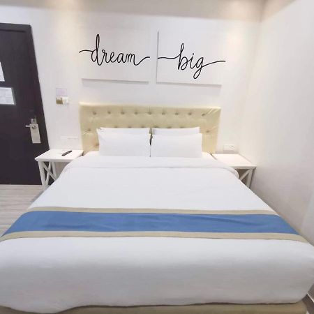 Hampton Suites Davao Luaran gambar