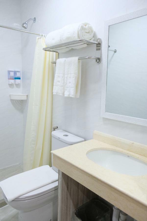 Hampton Suites Davao Luaran gambar